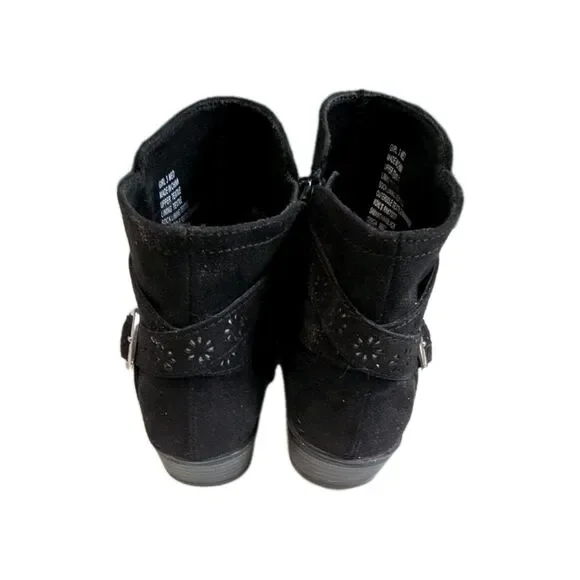 SO Samanthaa Girls Black Faux Suede Ankle Boots Size 3 Laser Cut Floral... - Picture 4 of 9